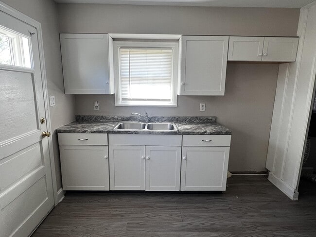 Photo - 1002 Meadow Hill Rd