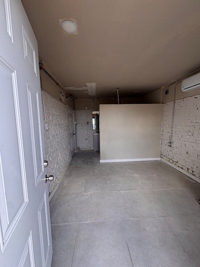 Building Photo - 2606 Justus St Rental