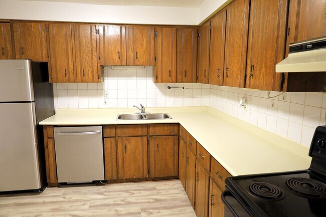 Photo - 80 Halsey Ave