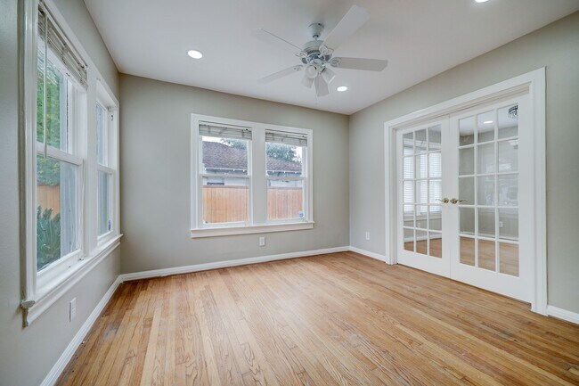 Photo - 827 Le Green St
