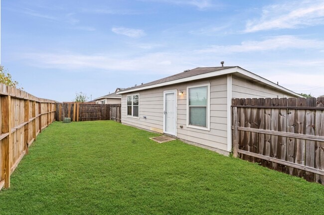 Photo - 1722 Ramsay Way