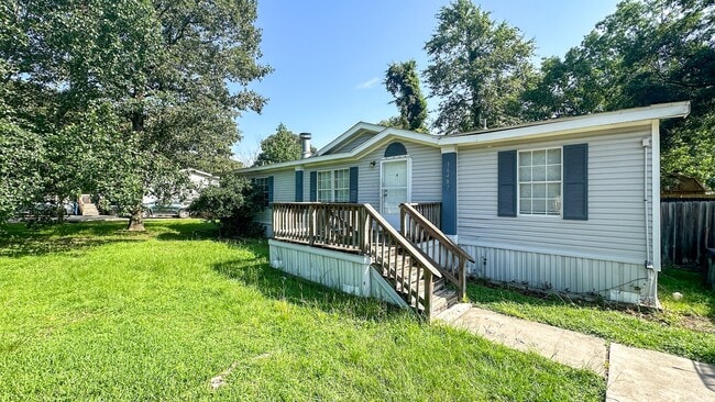 Building Photo - 16487 Brittany Way