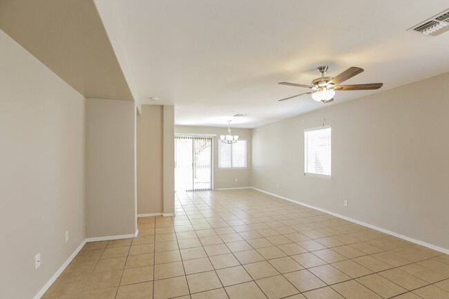 Photo - 1629 W Burgess Ln