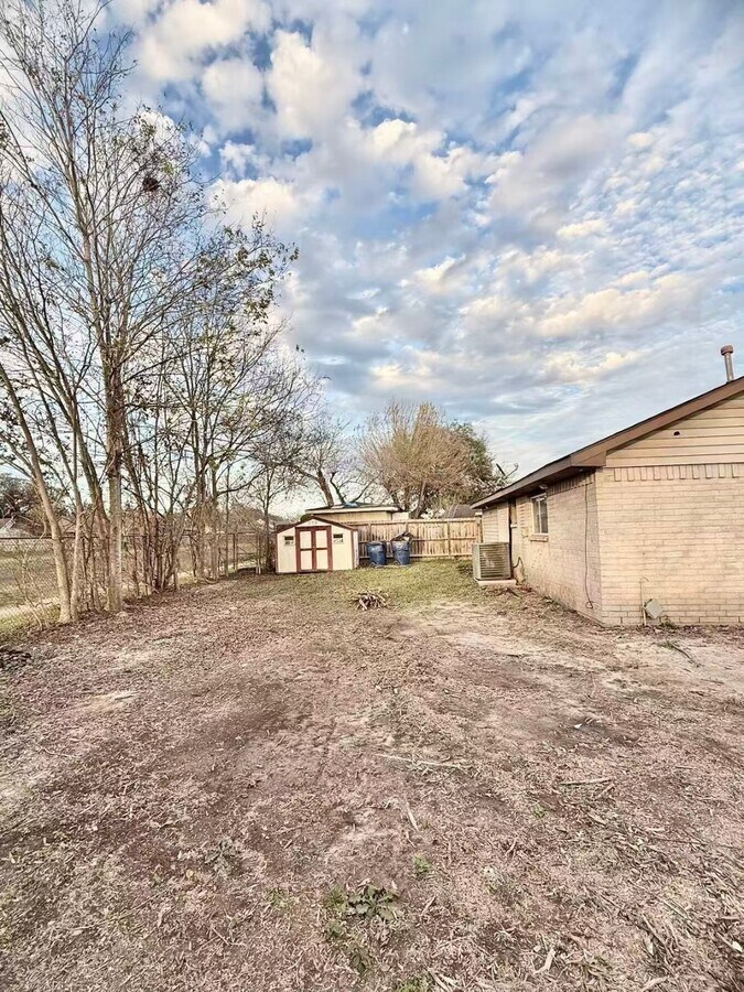 Photo - 16354 Villaret Dr