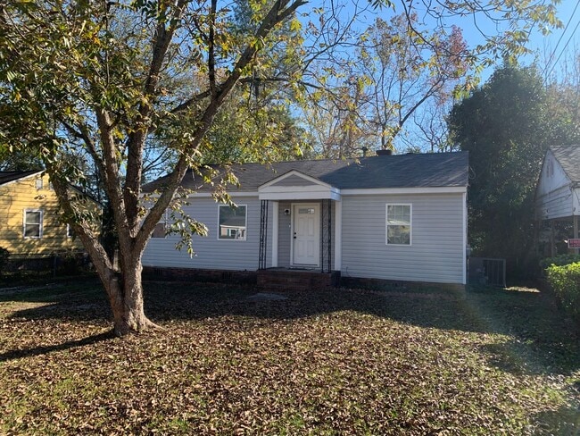 Building Photo - Total electric 3 bedroom