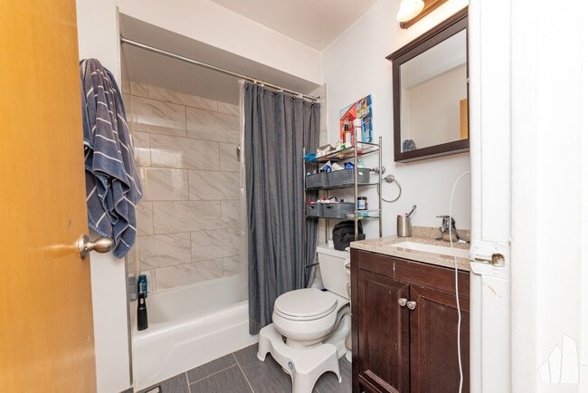 Photo - 520 W Aldine Ave