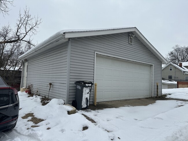 Photo - 579 W 3rd St