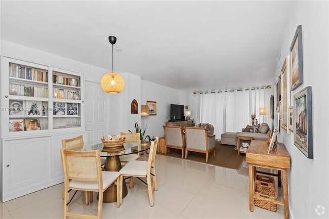 Building Photo - 3301 N Country Club Dr Unit 607 Rental