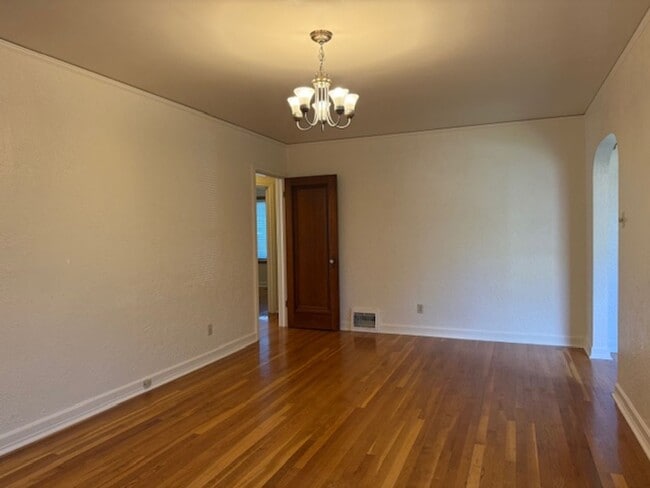 Photo - House For Lease