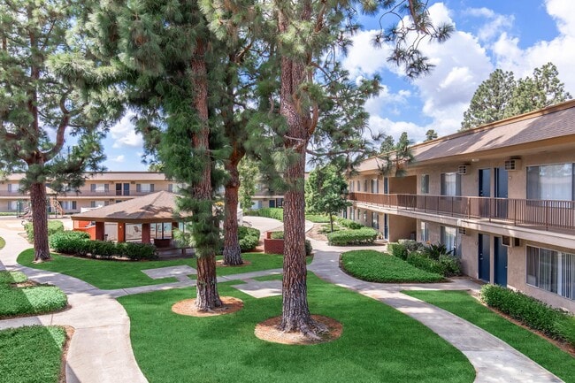 Photo - Hampshire Square Apartment Homes