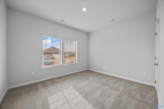 Photo - 130 Stockholm Ln