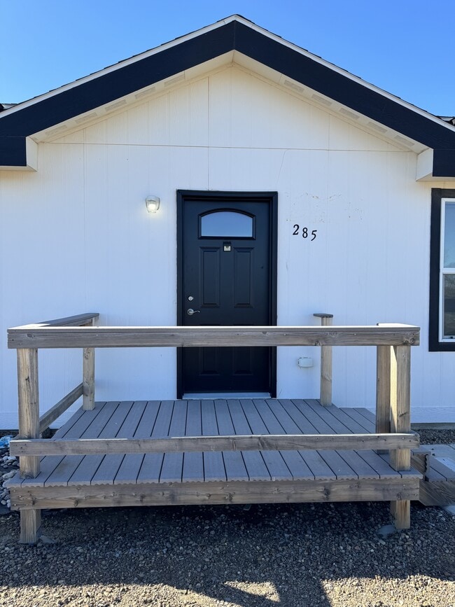 Photo - 285 SW Sky Blue Wy