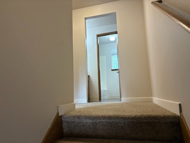 Building Photo - 12115-12117 BG Sutton Place Unit 12117 Rental