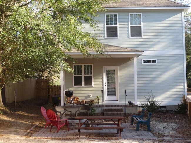 Photo - 330 N Leak St