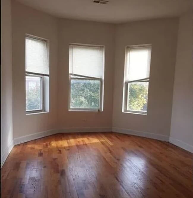 Photo - 6130 S Prairie Ave Unit 2