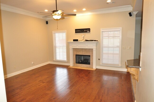 Photo - AVAILABE NOW!!