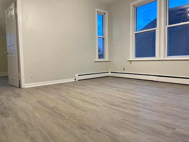 Photo - 93 Hungerford St