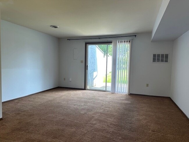 Photo - 711 Valley Rd