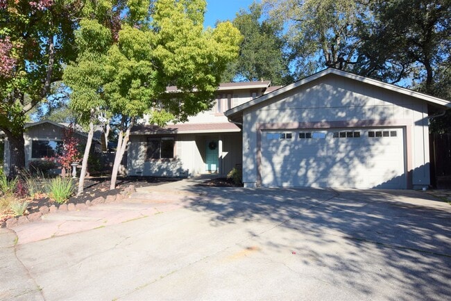 Building Photo - Beautiful 4bd/ 2.5 ba House