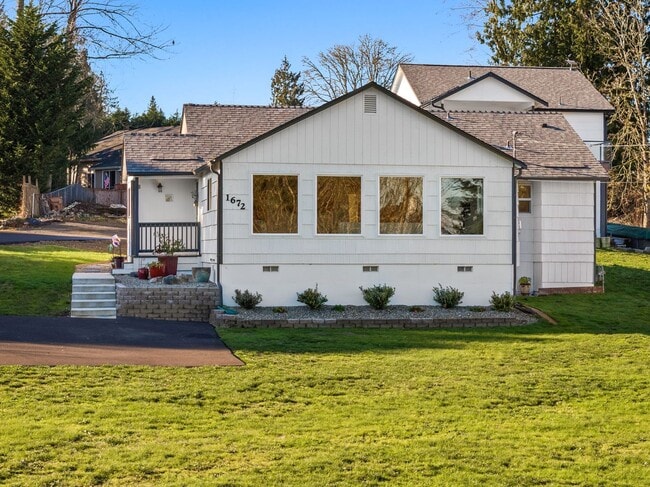 Photo - Waterfront Living!