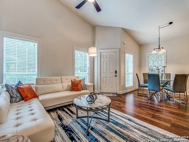 Photo - FURNISHED AND EQUIPPED LUXURY TOWNHOME  |  GATED  |  2 SWIMMING POOLS