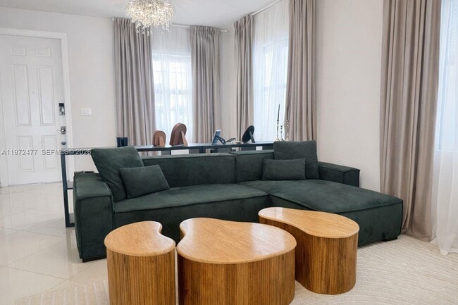 Photo - 829 NE 191st St