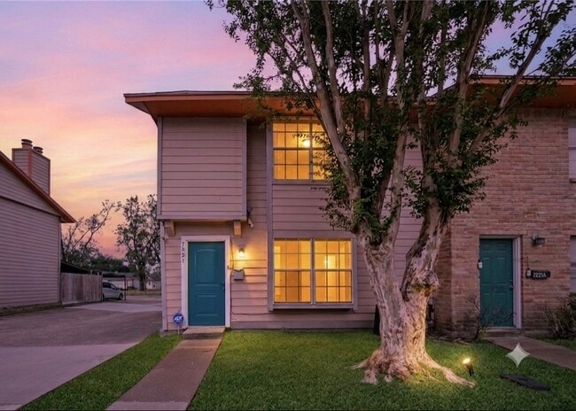 Building Photo - 7821 Fuqua St Unit 7821
