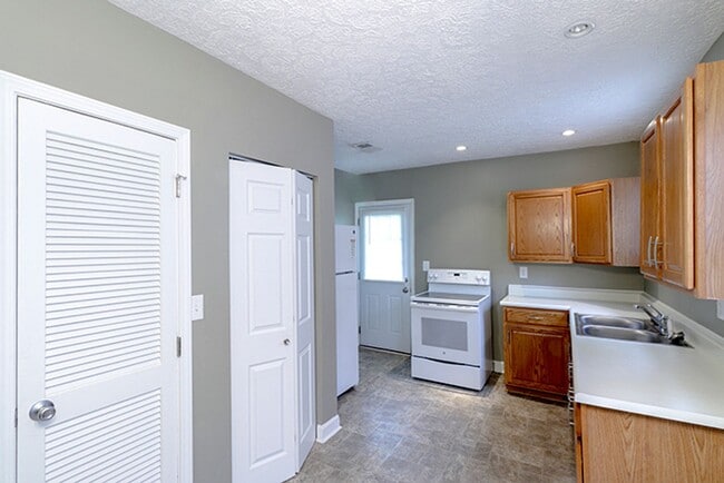 Photo - Newly Renovated 2 Bedroom Ranch