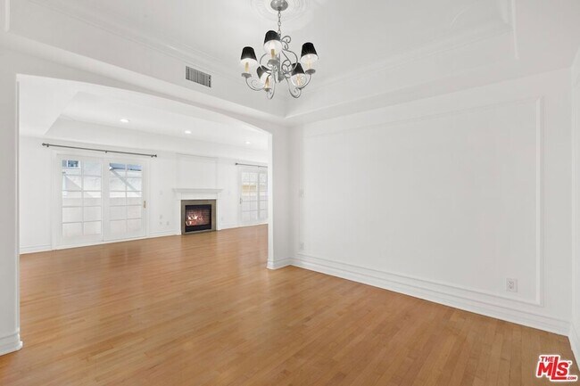 Photo - 11723 Mayfield Ave Unit 5