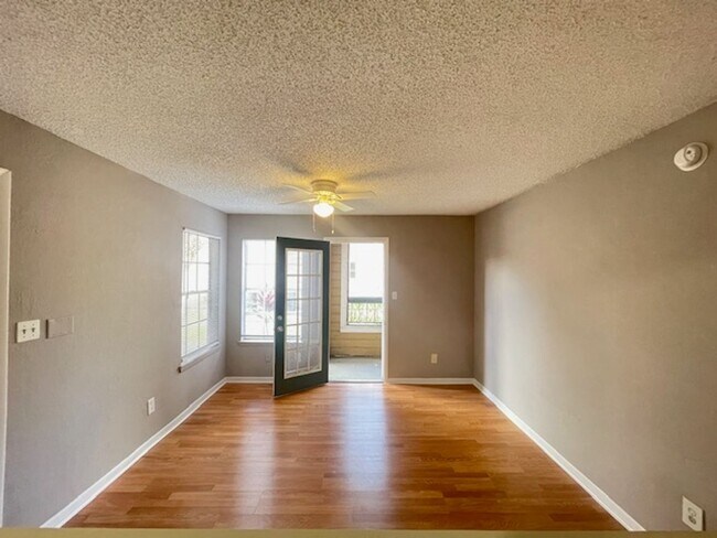 4350 Perkinshire Ln