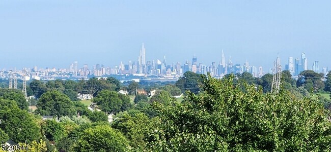 Photo - 395 Grove St