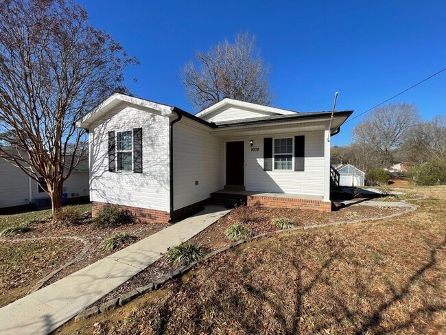 Photo - 2 Bedroom/2 Bath Home in Albemarle