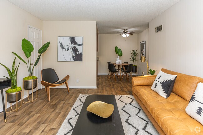 1BR, 1BA - 650SF