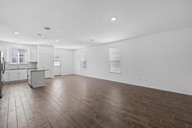 Photo - 1605 Holly Lk Dr