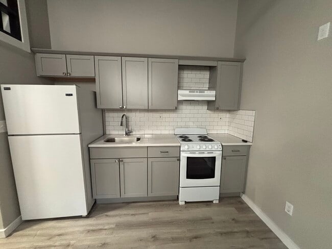 Photo - 142 Gove St Unit 1