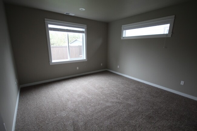 Photo - Like New Home Near Hospital, All Appliances, Air Conditioning, Fenced Yard, Dbl Garage