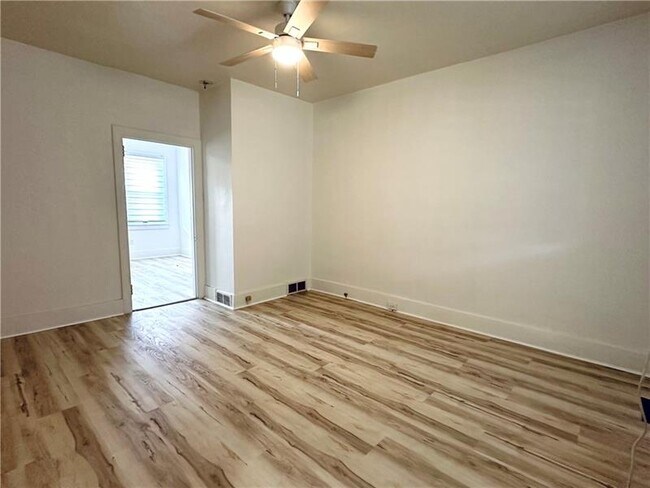 Photo - 410 Freeport Rd
