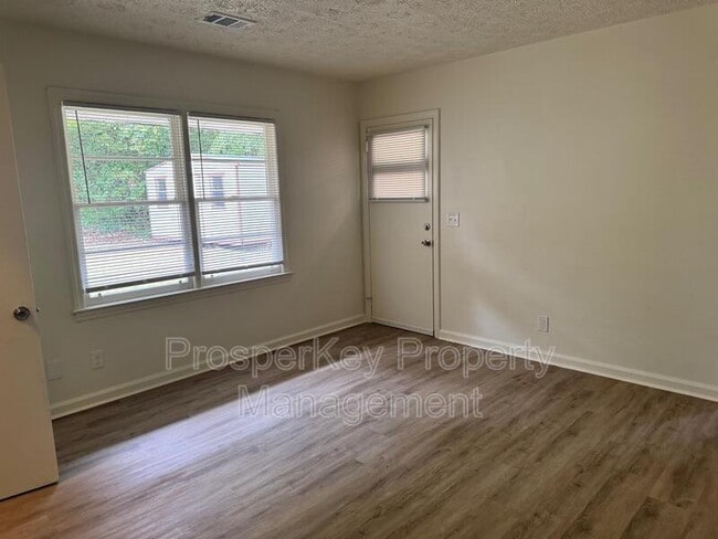 Photo - 1241 Dunbar Ave