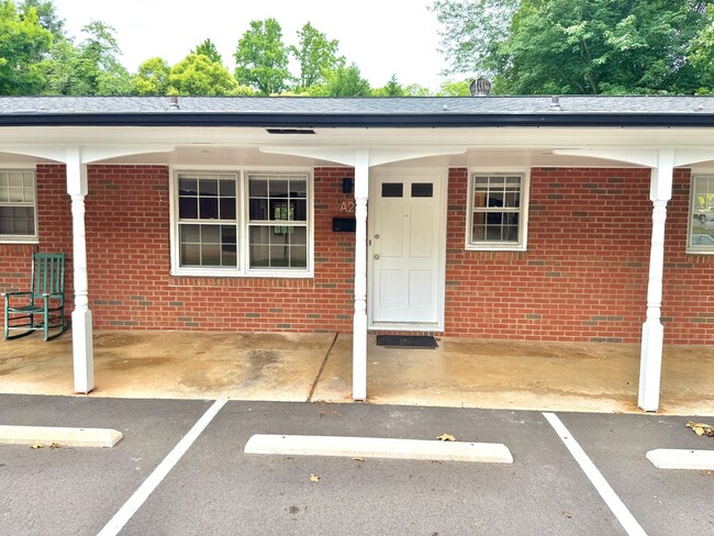 Photo - 642 E Broad St Apartment Unit A-2