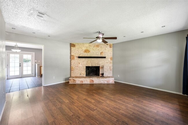 Photo - 1153 Brookswood Ave