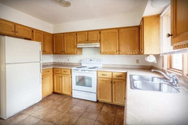 Photo - 1004/1006 Cragmore Dr. Unit 1006
