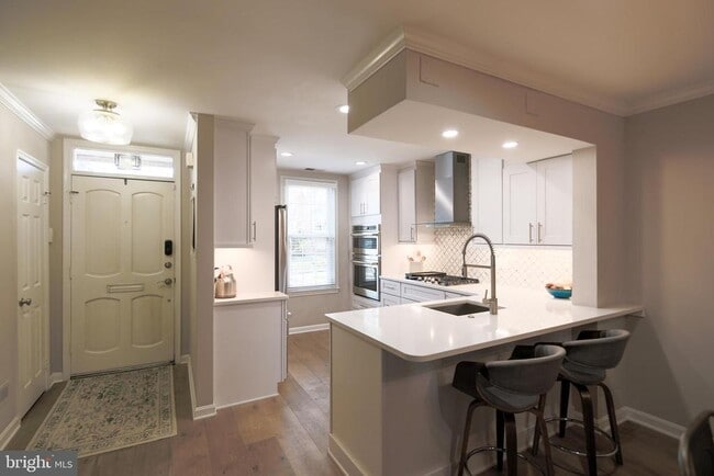 Photo - 332 S Alfred St