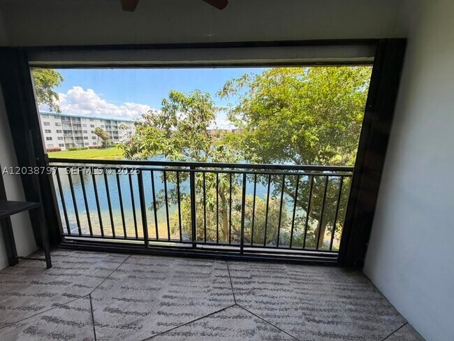 Photo - 318 W Park Dr Unit 318