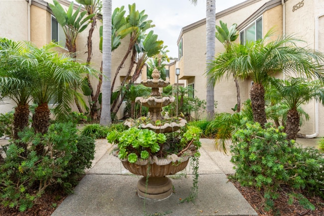 8529 Villa La Jolla Dr