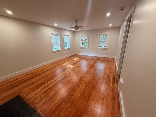 Photo - 40 Gibson St Unit 3D