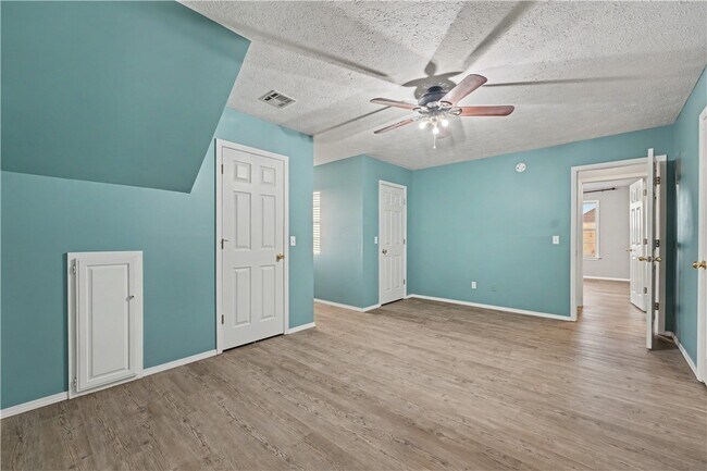 Photo - 1092 N Main St