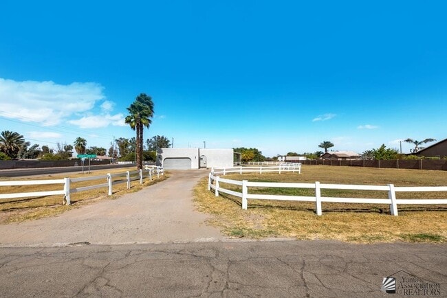 Photo - 2890 W Patricia Ln