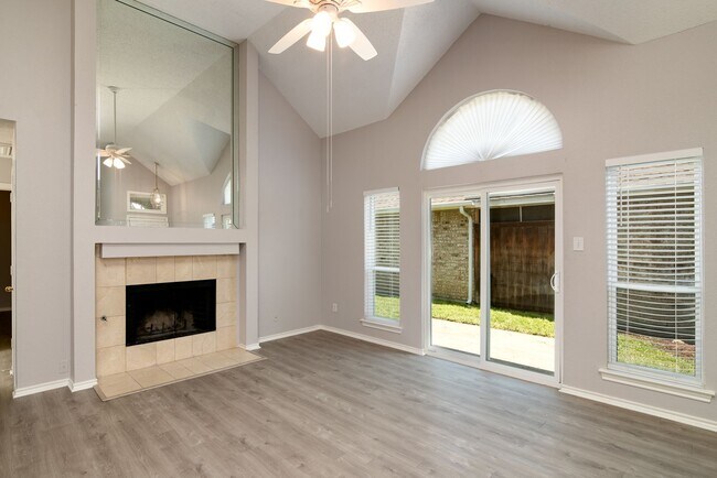 Photo - 1329 Maywood Ct