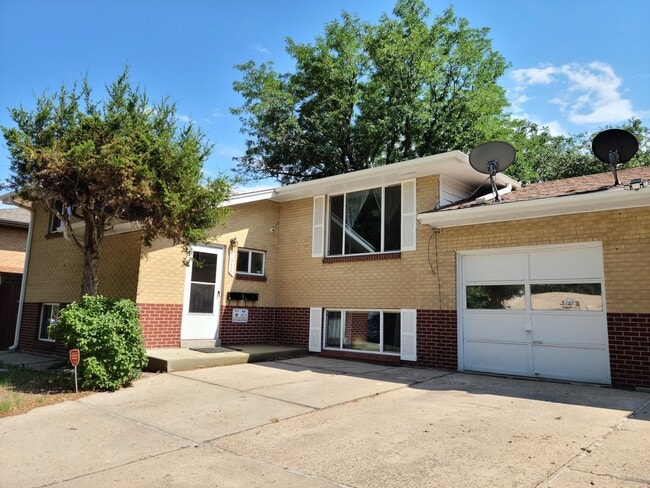 Building Photo - West 20th Apartment in Great Location Unit A