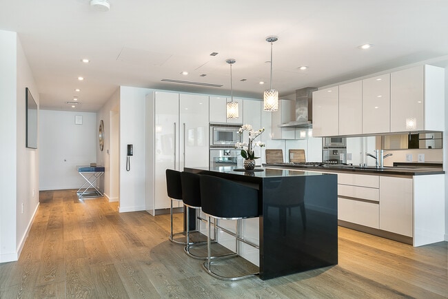Photo - 9000 W 3rd St